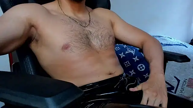 Tommy_Bred Adlı Modelin Web Kamerası Şovu