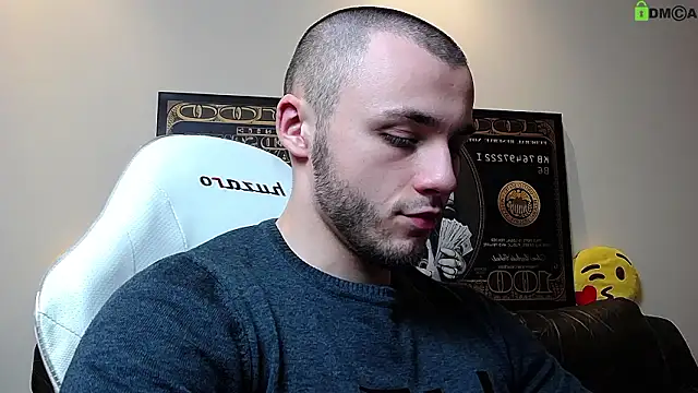 Show modela PaulGrow na web-kameri