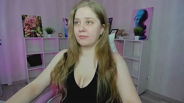 Megan_Violer Adlı Modelin Canlı XXX Sohbeti