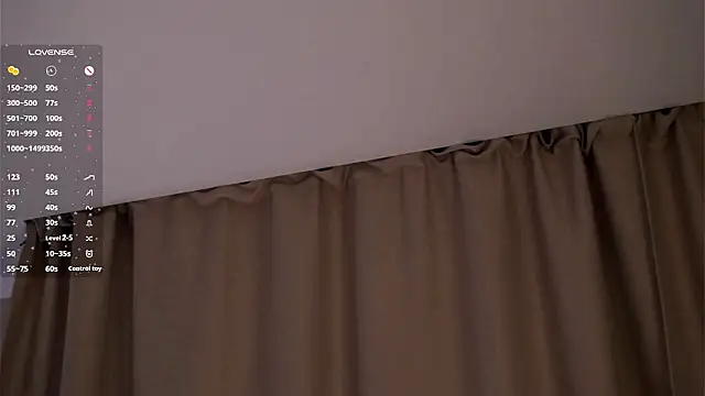 XXX chat uživo modela EffieHenri