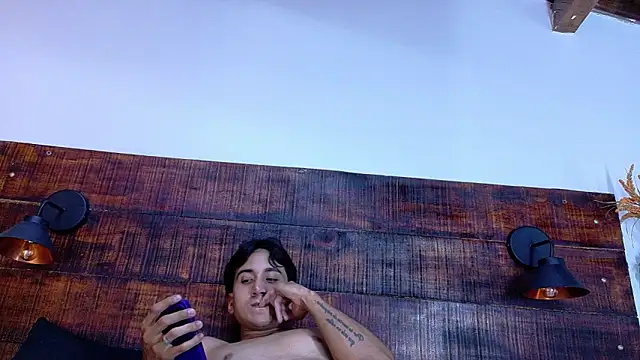 Pokazy przed kamerką – Esmeralda_and_Naim