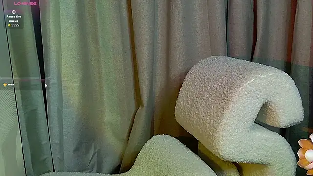 NicoleLuxe Adlı Modelin Canlı XXX Sohbeti