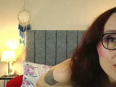 IberianMoonMK's Live XXX Chat