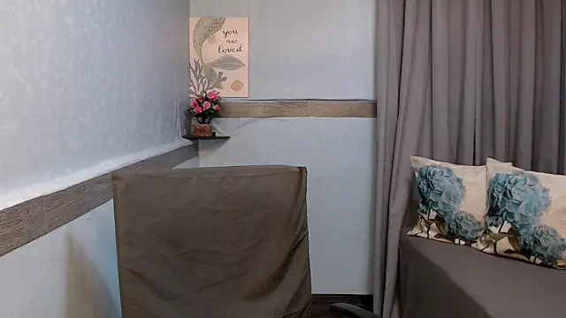 Show modela xMeganFucks69 na web-kameri