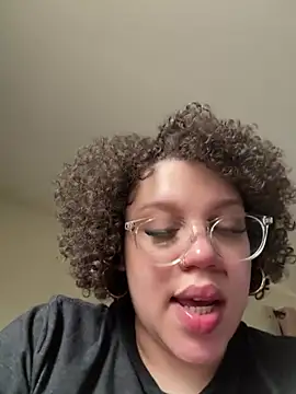 QueenNuttCollector's Live XXX Chat