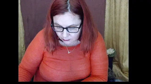 PlayfullMature's Live XXX Chat