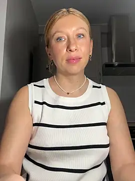 Kittie_Valentine: απευθείας συνομιλία ΧΧΧ