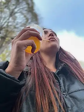 Emily-7_ লাইভ XXX চ্যাট