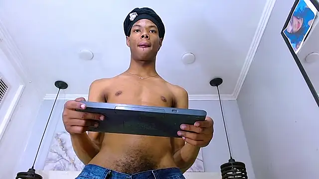 Santiago_Ortiz_ Pertunjukan Webcam