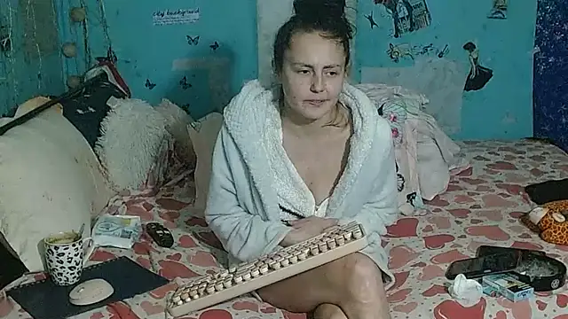 brighteyes77 Adlı Modelin Canlı XXX Sohbeti