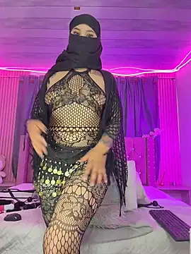 Nayla-Mouna's Live Chat Room