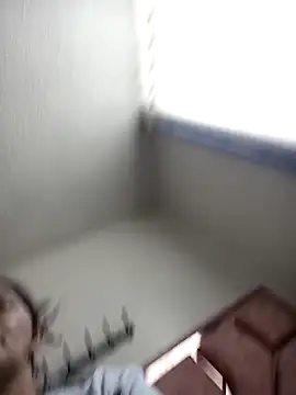 Tiff_Dirty69 élő XXX-chatje