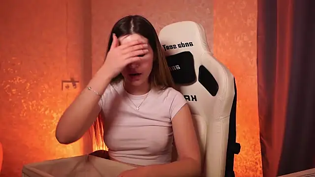 Živý XXX chat kissandtouch