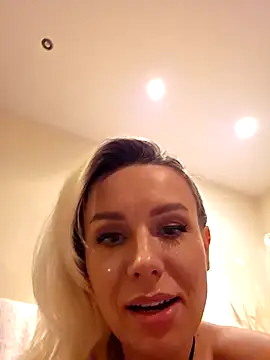 AureliaDoux Chat XXX in diretta