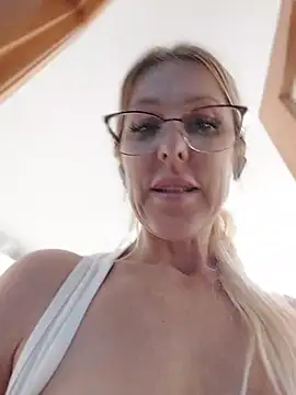 blondyruby Chat XXX live