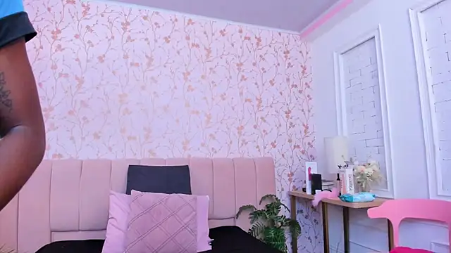 Chat +18 de amber-hill ao vivo