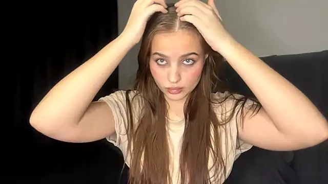 Chat +18 de LowriseZiziphus ao vivo