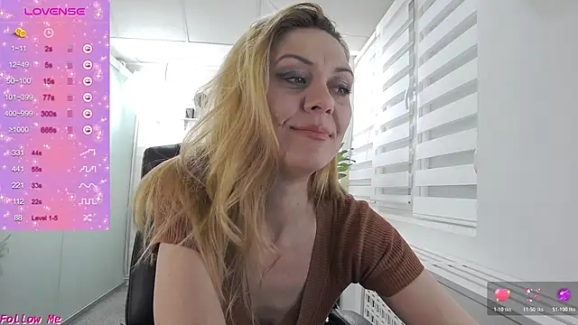 EllaMilf_ Live XXX Chat