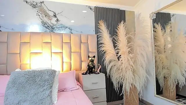 XXX chat uživo modela cloesummerr_