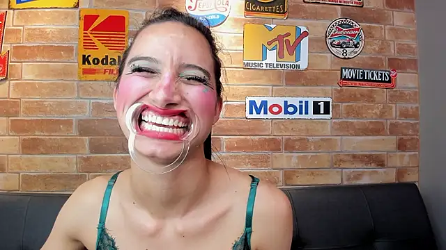 Онлайн чат XXX foxy_sharlotte