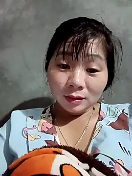 vangkt-cute's Live XXX Chat