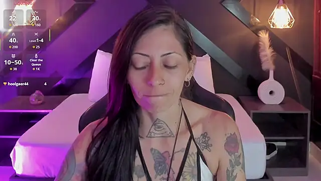 dark_gotica élő XXX-chatje