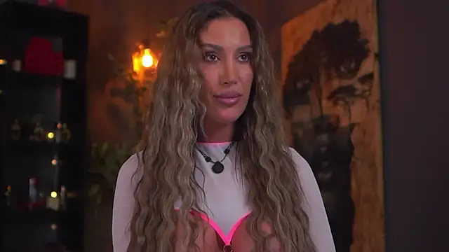 Chat +18 de Evelyn_Evyyy ao vivo