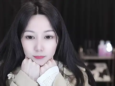 Nuyoah-77 Chat XXX live