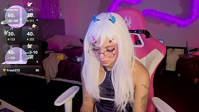 larah_uwu élő XXX-chatje