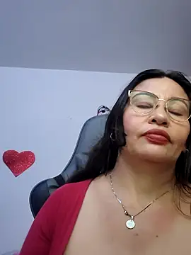 esmeralda_milf Chat XXX live