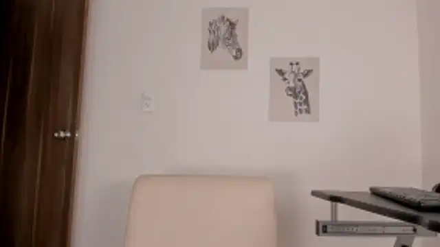 Hanna_Risso élő XXX-chatje