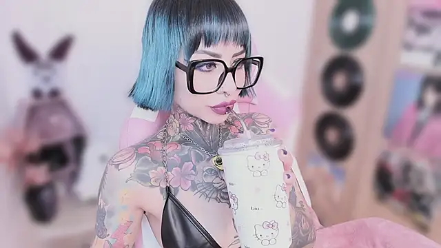 Онлайн чат XXX NikkiRamone