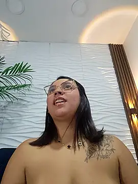 LizzRouse Adlı Modelin Canlı XXX Sohbeti