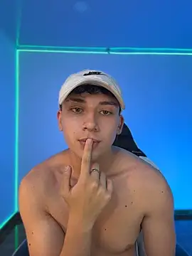 oliver_kyy's Live XXX Chat