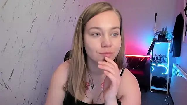 Chat +18 de holly_xglam ao vivo