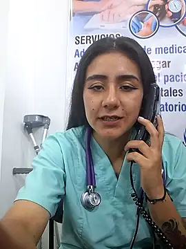 Chat +18 de CAROLINE__07 ao vivo