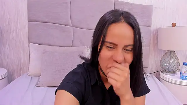 Pokazy przed kamerką – Naomii_BDSM