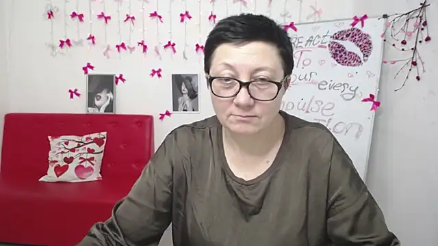 Czat XXX na żywo – EmilyL0ve