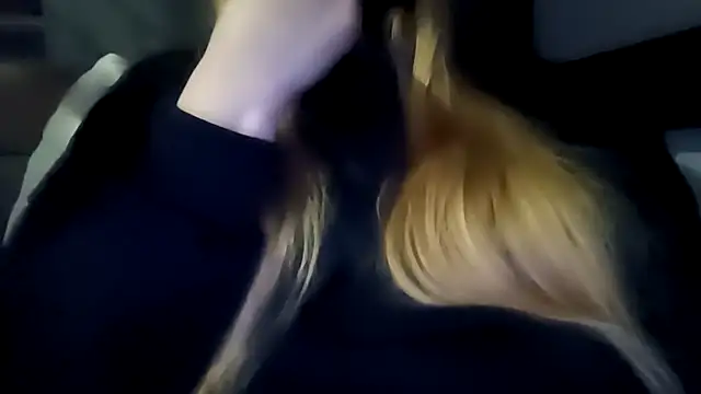 Show modela pinkpinkpinkpinkdoll na web-kameri