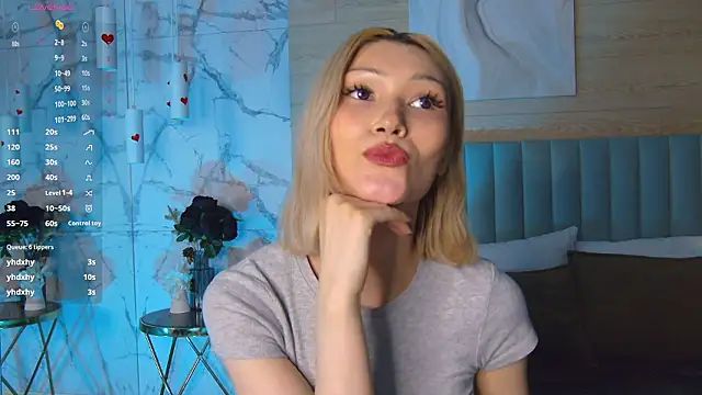 Chat +18 de CarolReeves ao vivo