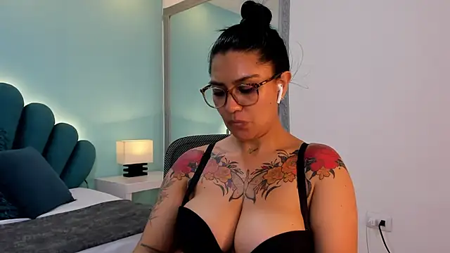 sharlott18 Live XXX-chat