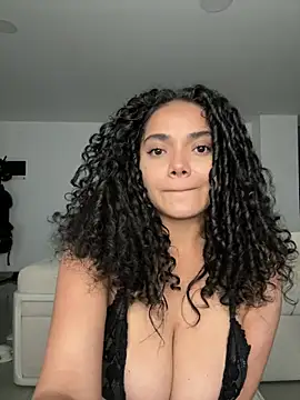 Pertunjukan Kamera Web Curlyierr