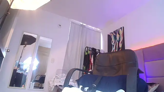 lizzy_squirt 即時 XXX 聊天