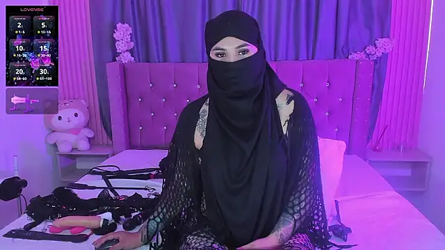 Nayla-Mouna Live XXX Chat