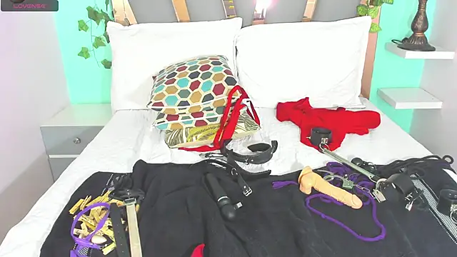 Hunter_Ignis élő XXX-chatje