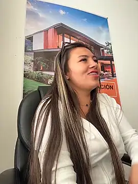 LIZ-06_ Show in webcam