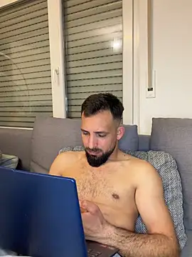 adamanのライブXXXチャット