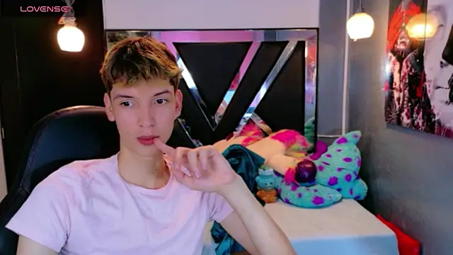 แชท XXX สดของ Liam_Green1