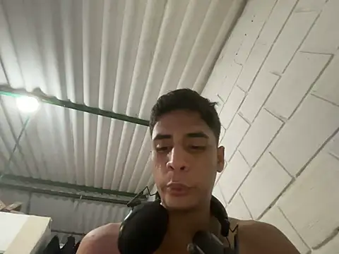 Max_TheHorseDick Show Webcam