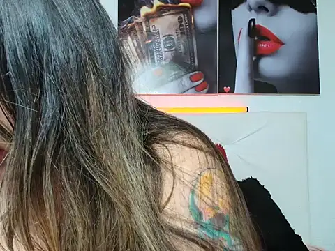 دردشة LinaBrowm الجنسية المباشرة